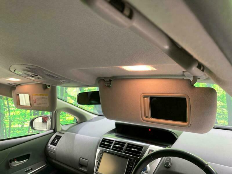 PRIUS ALPHA