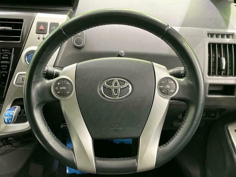 PRIUS ALPHA