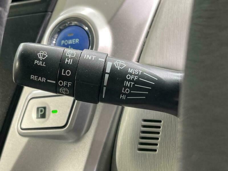 PRIUS ALPHA