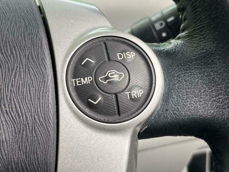 PRIUS ALPHA