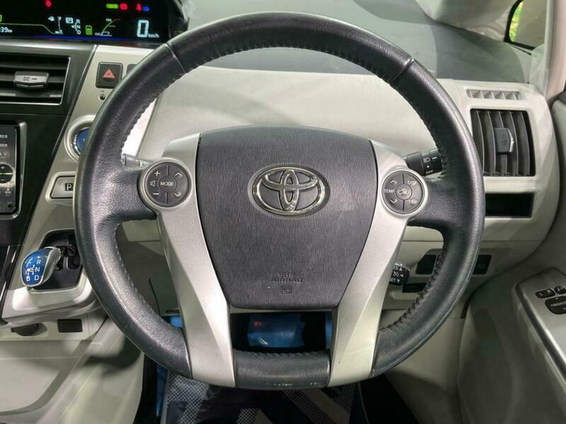 PRIUS ALPHA