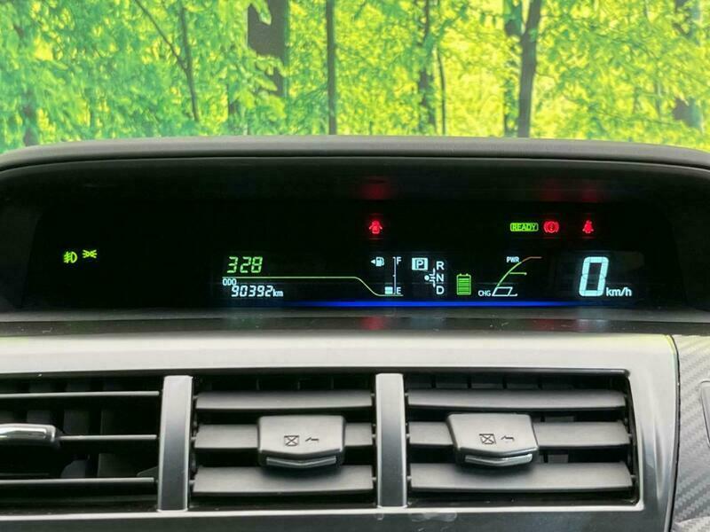 PRIUS ALPHA