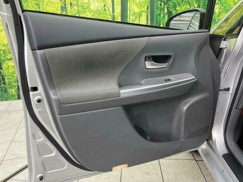 PRIUS ALPHA