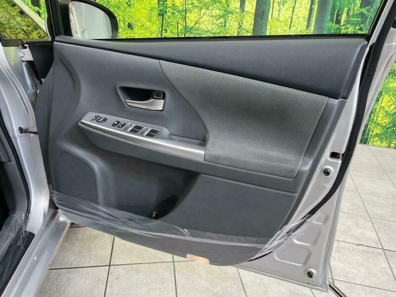PRIUS ALPHA