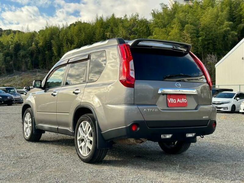 X-TRAIL