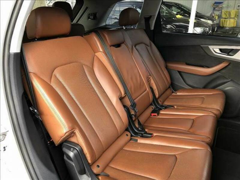 Q7