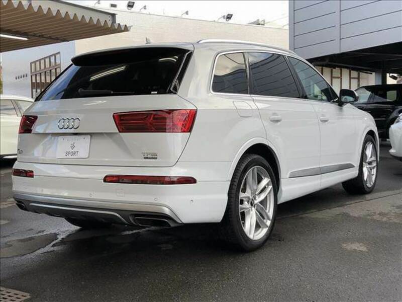 Q7