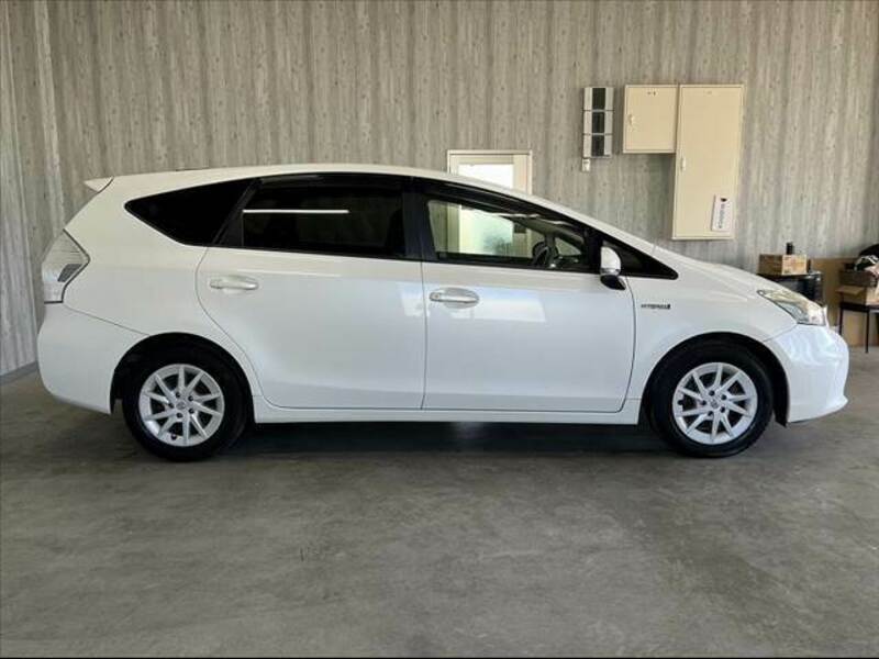 PRIUS ALPHA