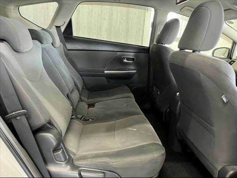 PRIUS ALPHA