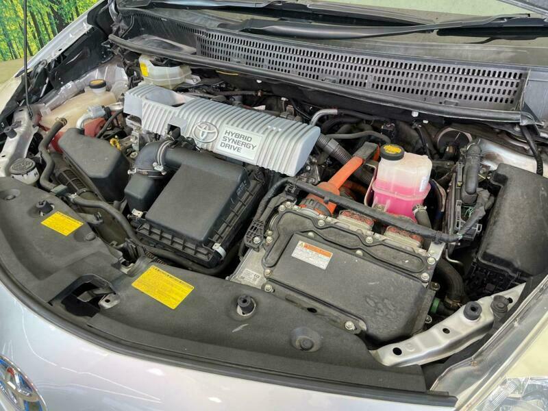 PRIUS ALPHA