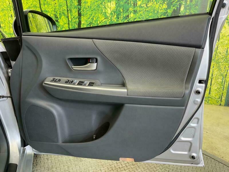 PRIUS ALPHA