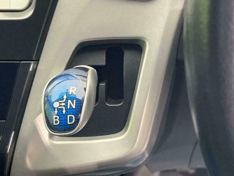 PRIUS ALPHA