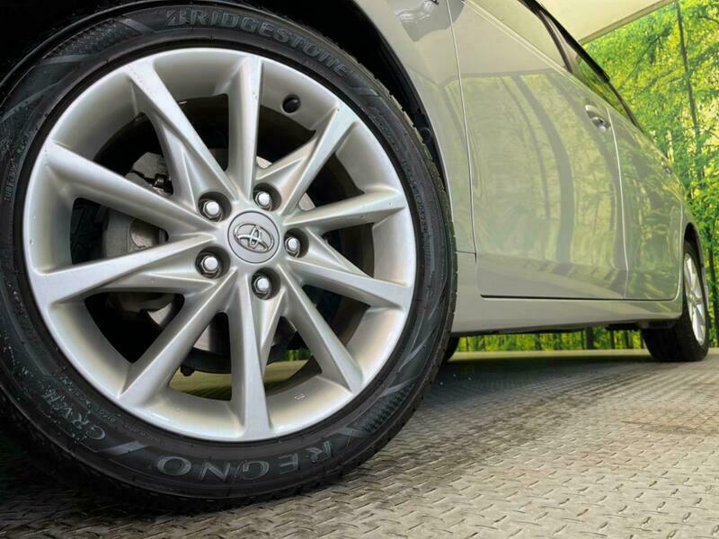 PRIUS ALPHA
