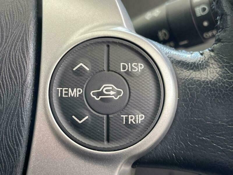 PRIUS ALPHA