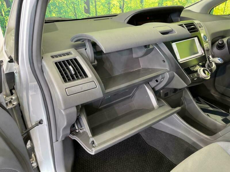 PRIUS ALPHA