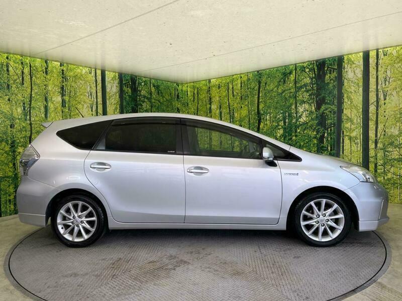 PRIUS ALPHA