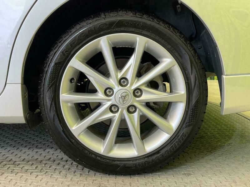 PRIUS ALPHA