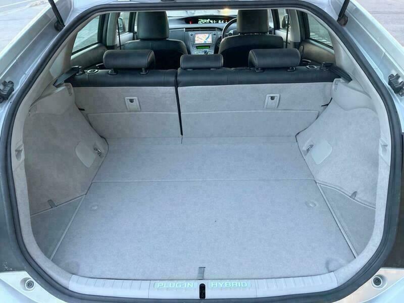 PRIUS PHV