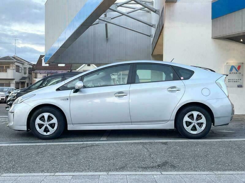 PRIUS PHV
