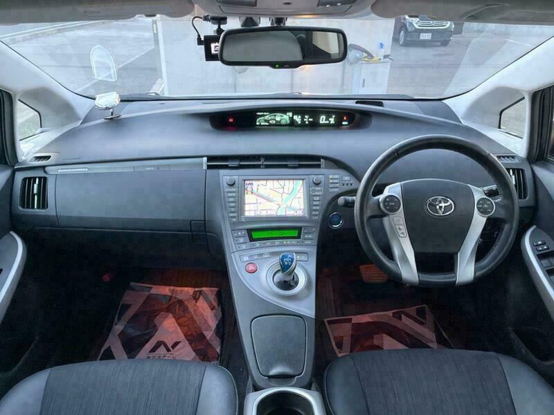 PRIUS PHV