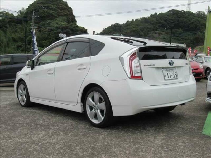 PRIUS-16