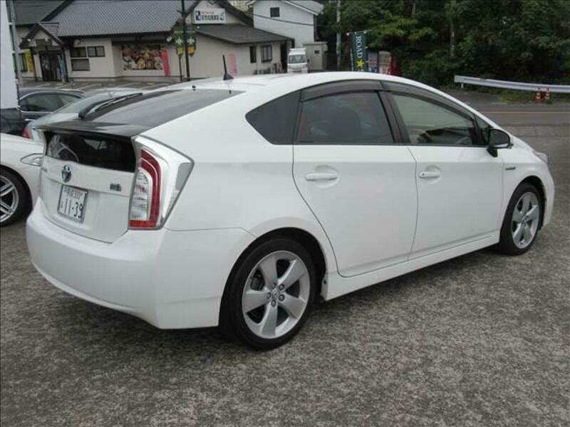 PRIUS-1