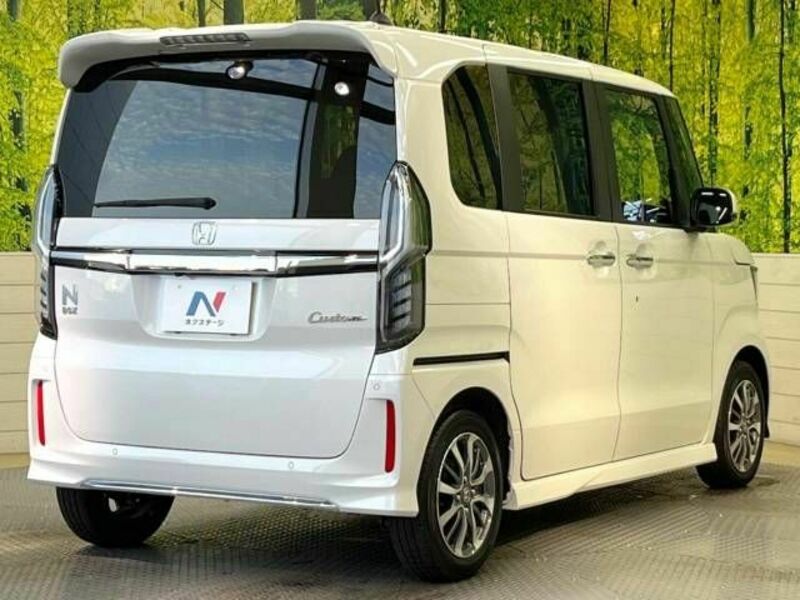 N BOX CUSTOM