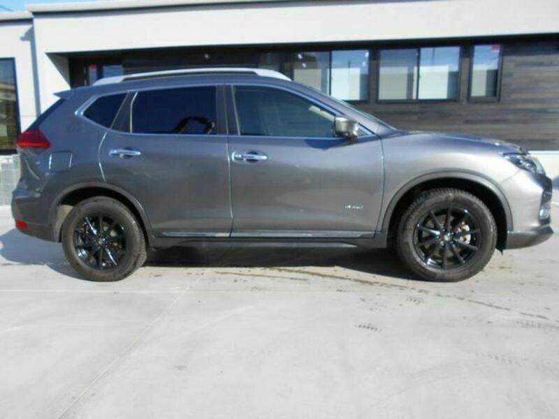 X-TRAIL