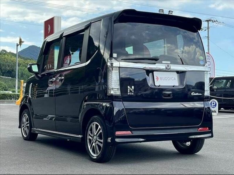 N BOX CUSTOM