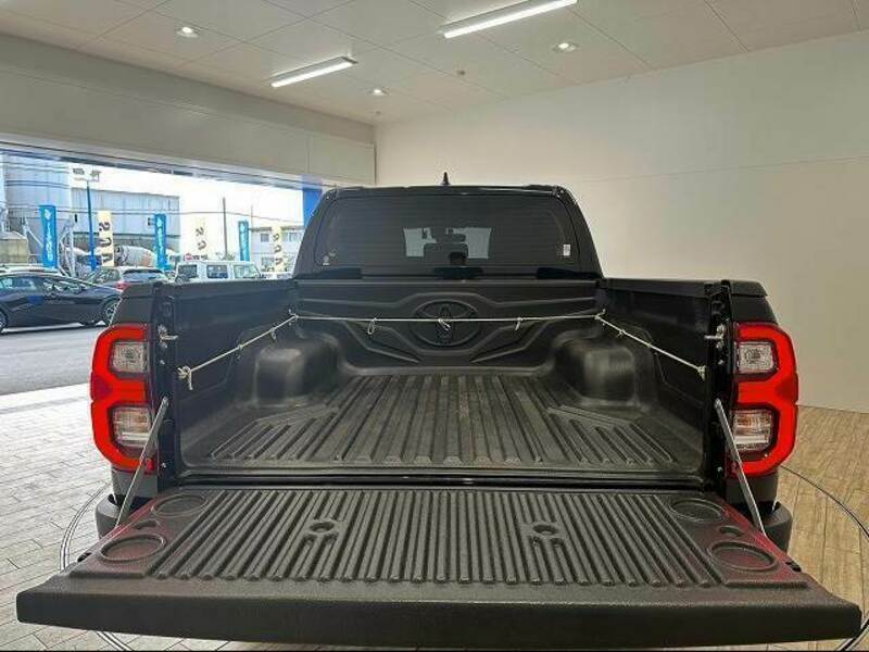 HILUX