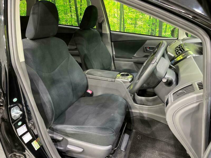 PRIUS ALPHA