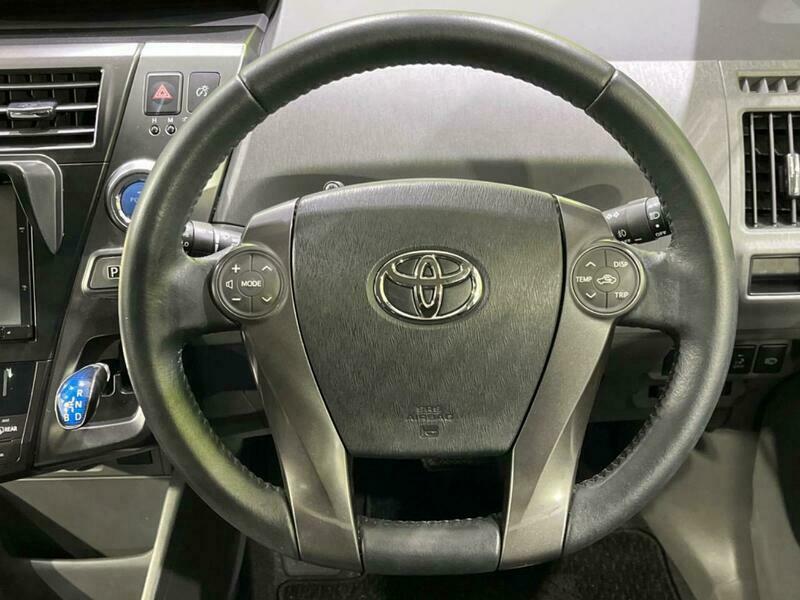 PRIUS ALPHA