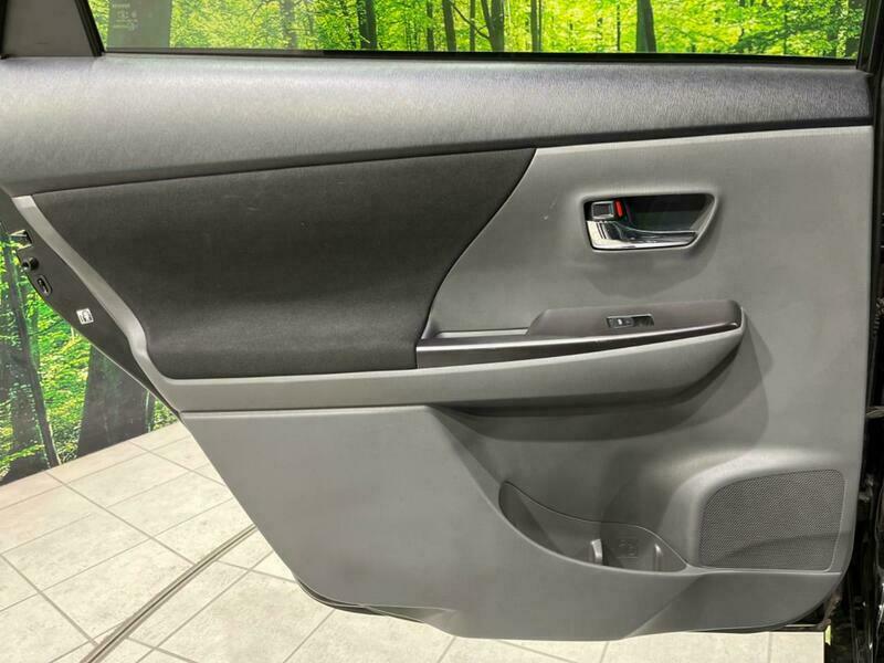 PRIUS ALPHA