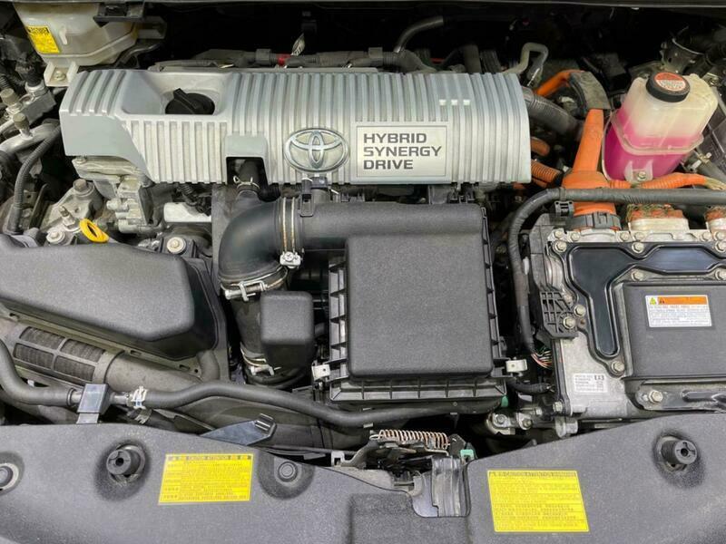 PRIUS ALPHA