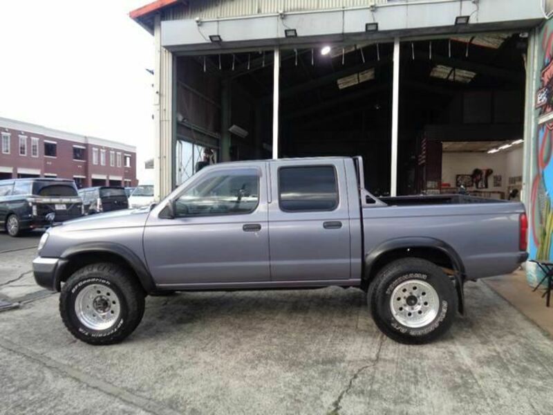 DATSUN PICKUP