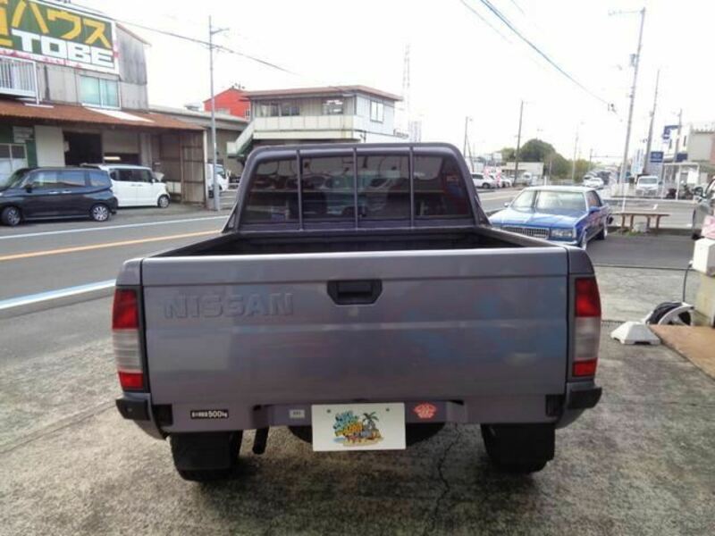 DATSUN PICKUP