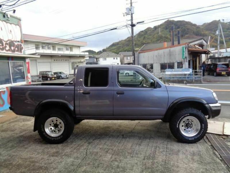 DATSUN PICKUP