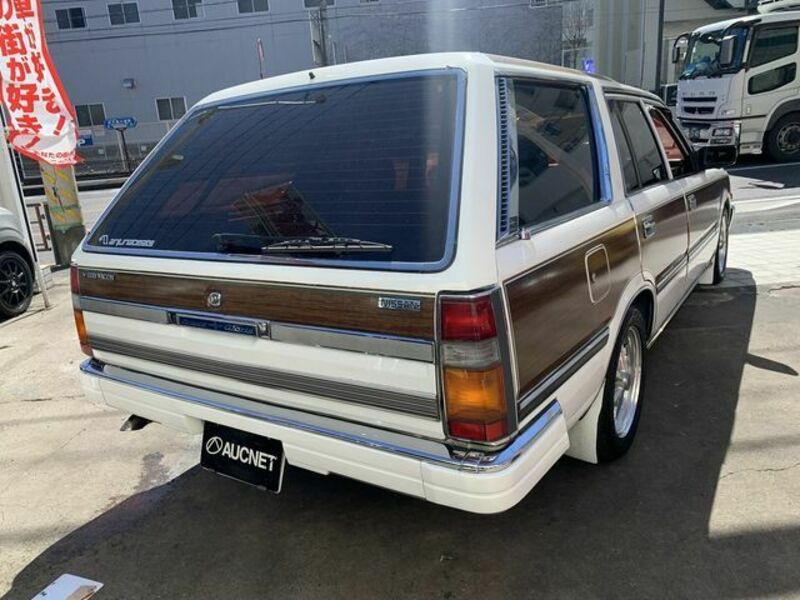 GLORIA WAGON