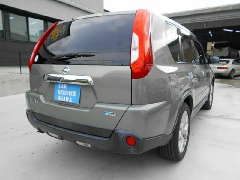 X-TRAIL