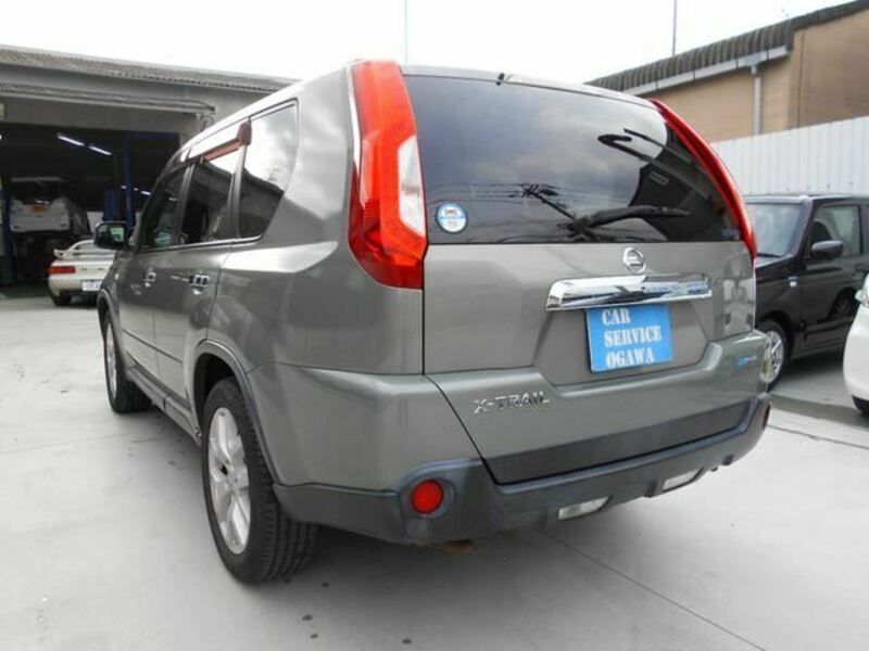 X-TRAIL