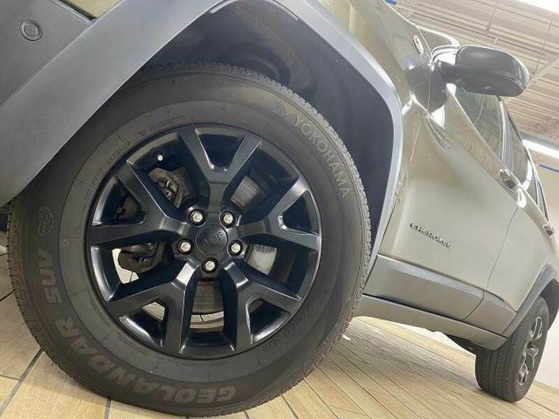 JEEP CHEROKEE