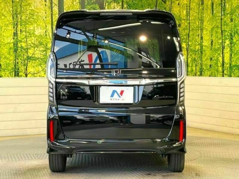 N BOX