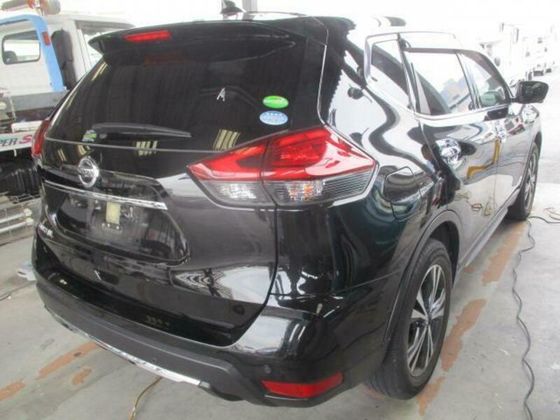 X-TRAIL