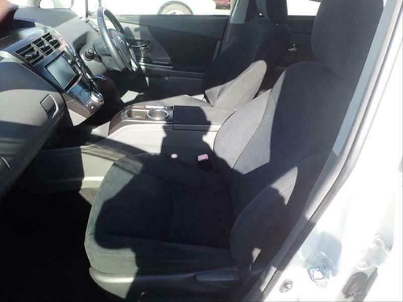PRIUS ALPHA