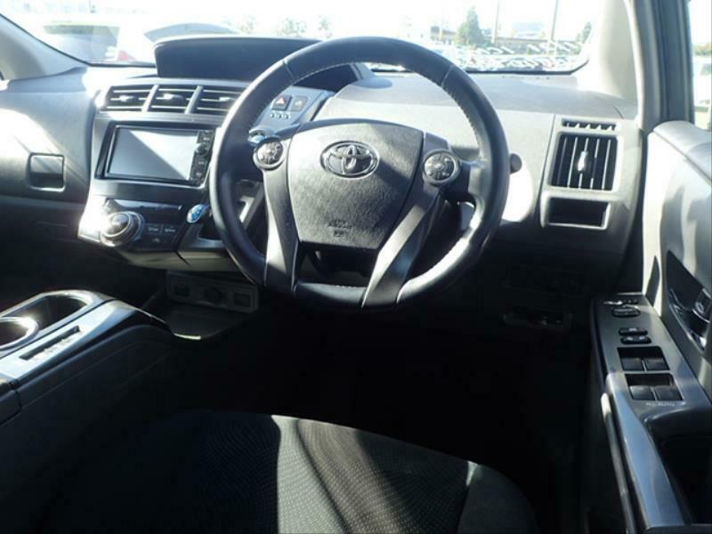 PRIUS ALPHA