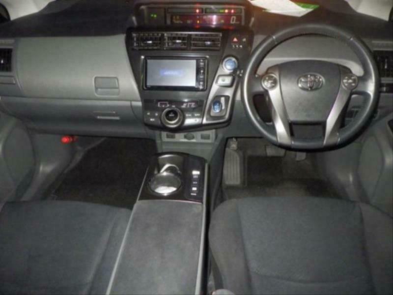PRIUS ALPHA