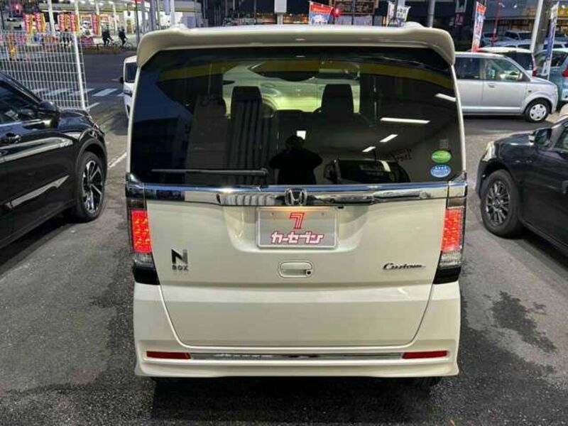 N BOX CUSTOM
