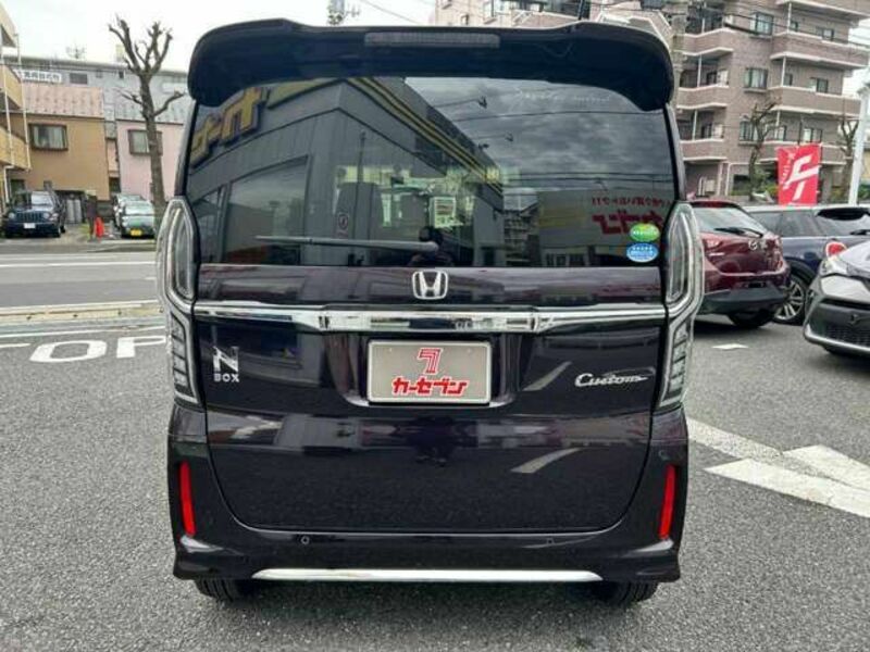 N BOX CUSTOM