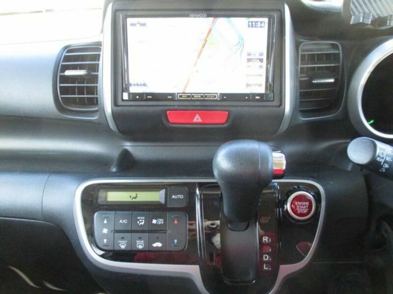 N BOX