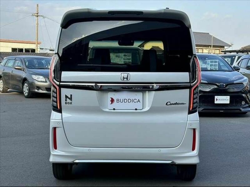 N BOX